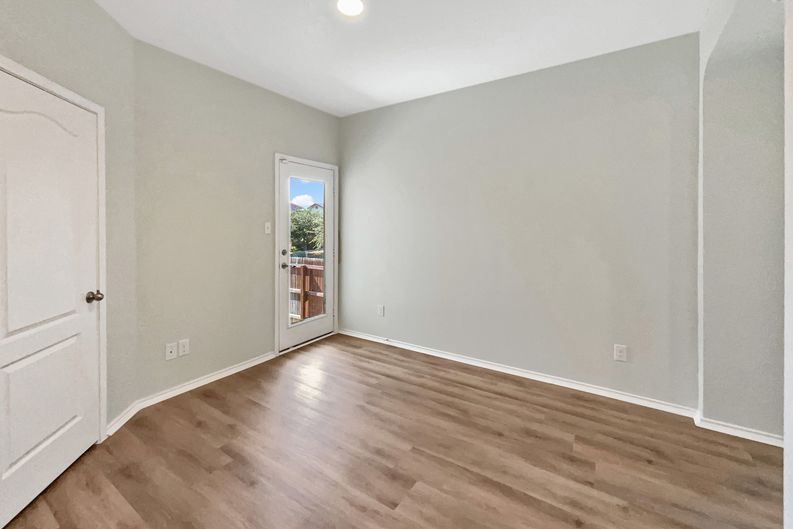 Photo 10 of 20 of 8403 Brazos Pt, San Antonio, TX