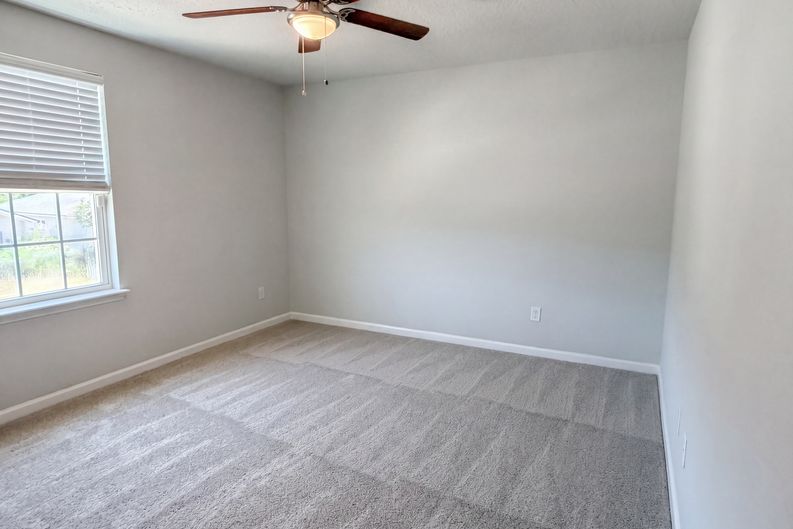 Photo 4 of 25 of 95443 Woodbridge Pkwy, Fernandina Beach, FL