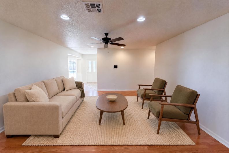 Photo 6 of 22 of 203 Frost Creek Ave, Groesbeck, TX