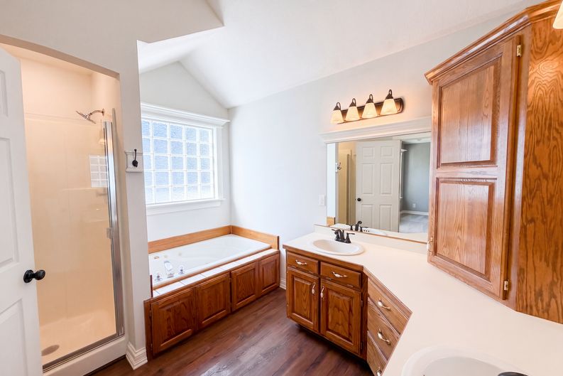 Photo 8 of 17 of 21505 E 50th Terrace Ct S, Blue Springs, MO