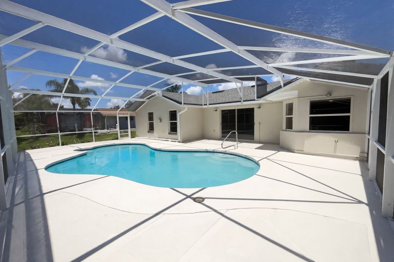 Photo 30 of 33 of 1750 Evergreen Ct, Kissimmee, FL