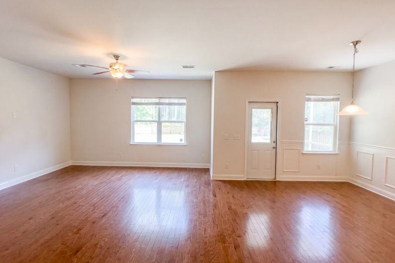 Photo 9 of 42 of 301 Decatur Dr, Summerville, SC