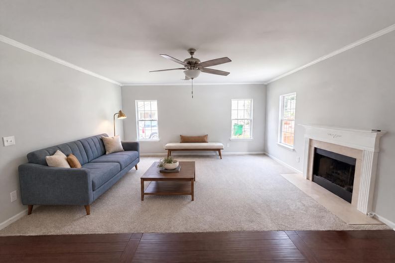 Photo 3 of 23 of 4024 Fifendrum Ln, Charlotte, NC