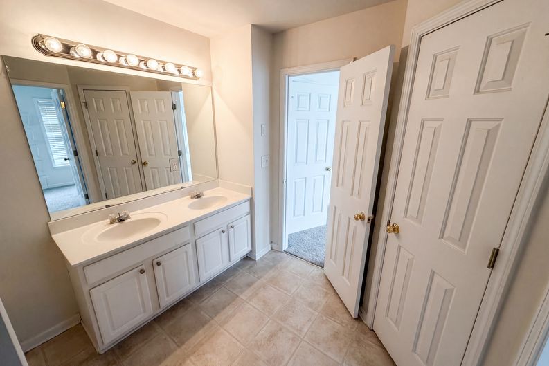 Photo 22 of 29 of 4660 Creekside Villas Way SE, Smyrna, GA