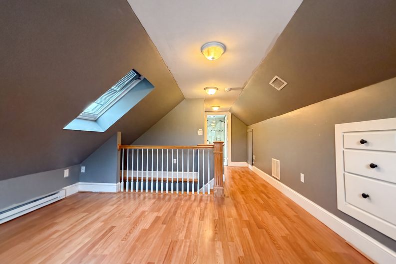 Photo 10 of 37 of 4 MacArthur Cir, Peabody, MA