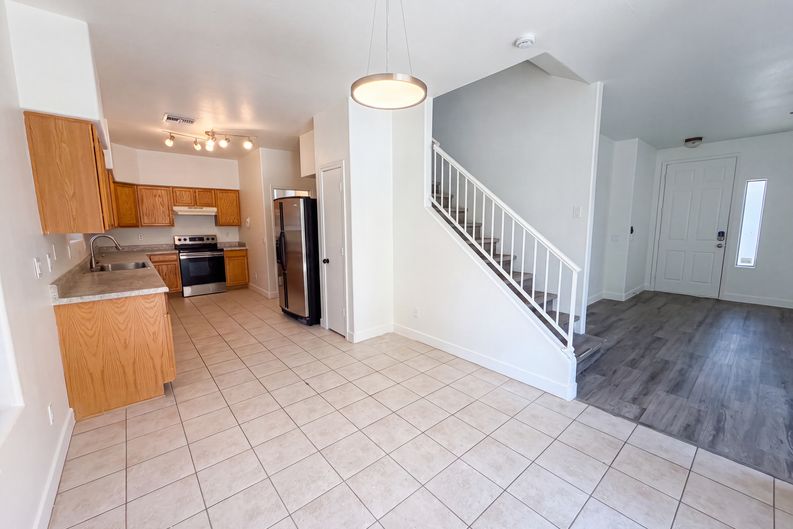 Photo 8 of 23 of 800 S Bedford Dr, Chandler, AZ