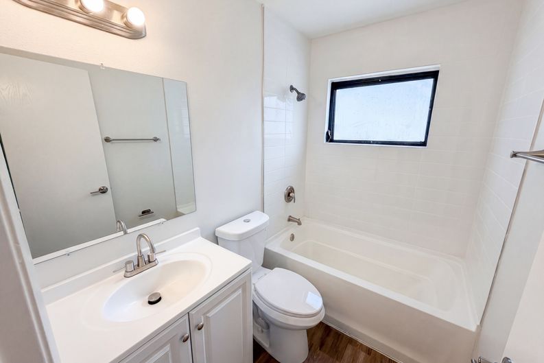 Photo 13 of 25 of 2768 Galatian Pl, Orlando, FL