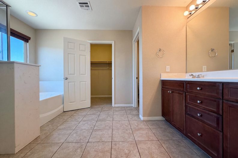 Photo 6 of 23 of 6472 Haypress Ct, Las Vegas, NV