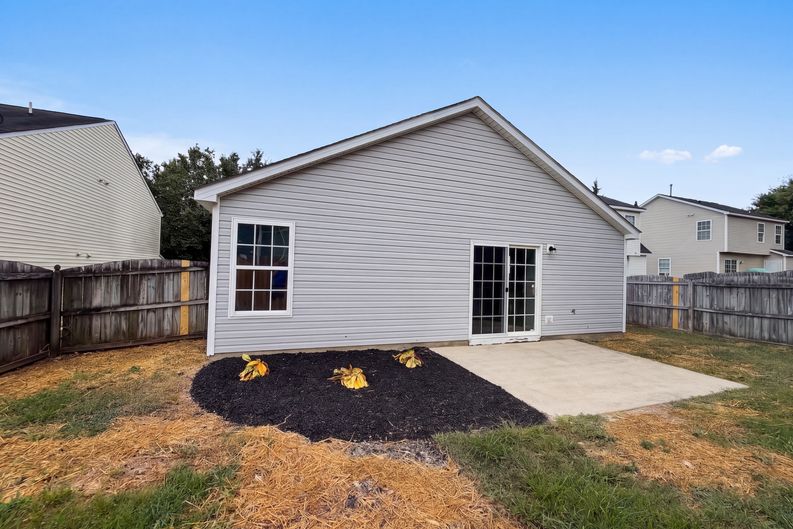 Photo 5 of 17 of 5809 Weddington Rd, Raleigh, NC