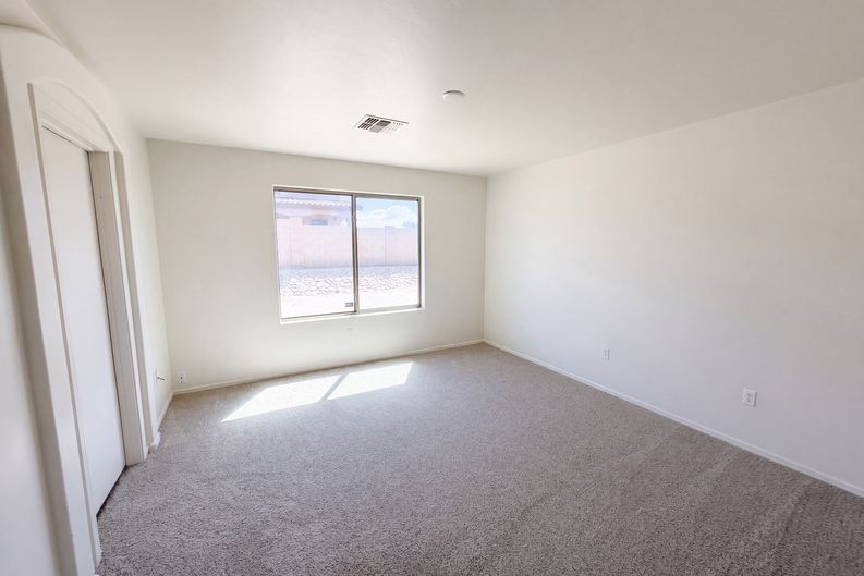 Photo 4 of 17 of 7184 S Oakbank Dr, Tucson, AZ