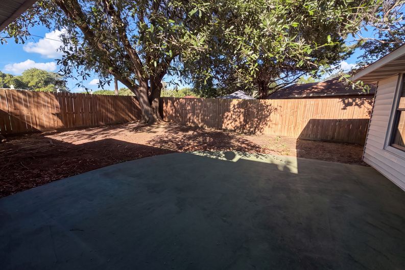 Photo 16 of 17 of 1503 Curtis Ln, Cedar Hill, TX