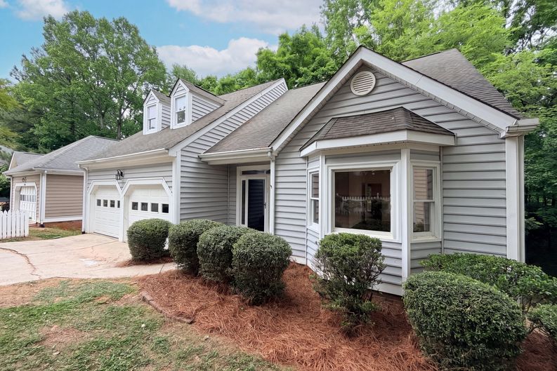 Photo 6 of 22 of 5908 Bookbinders Ln, Charlotte, NC