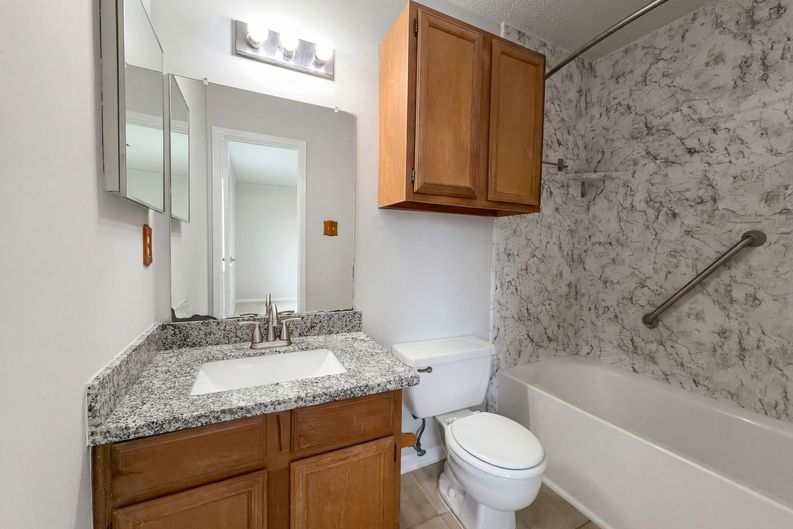 Photo 12 of 16 of 12300 Brookglade Cir, Houston, TX