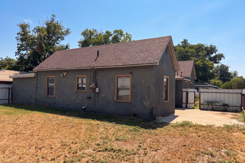 Photo 18 of 19 of 606 N Cedar St, Seymour, TX