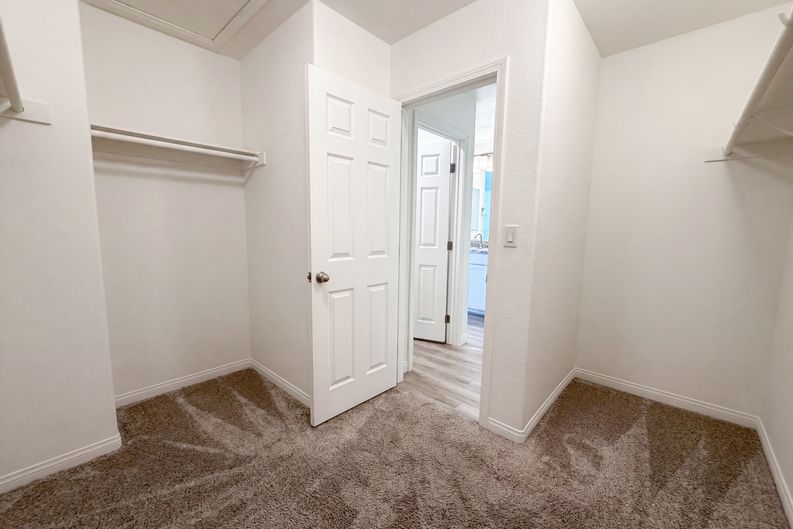 Photo 4 of 22 of 6238 Ashley Hills Ave, Las Vegas, NV