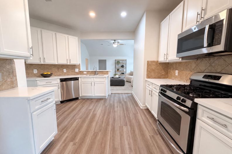 Photo 3 of 26 of 19043 Taverns Crossing Ln, Houston, TX