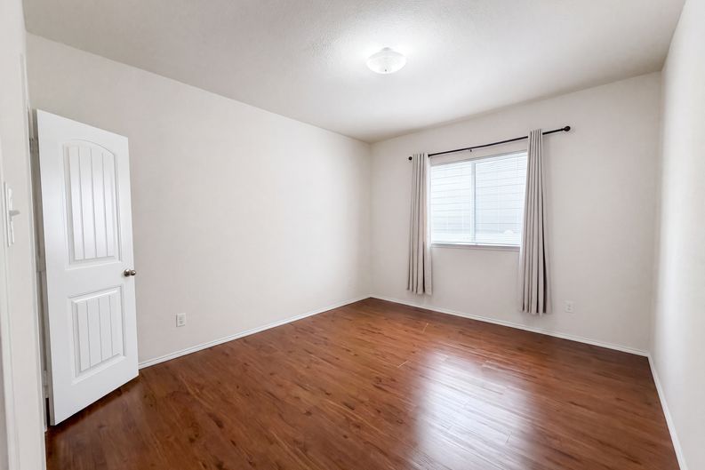 Photo 13 of 26 of 9165 Blackstone Dr, Providence Village, TX
