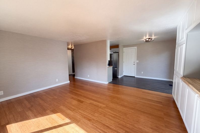 Photo 6 of 14 of 1320 NE 17th St, Gresham, OR