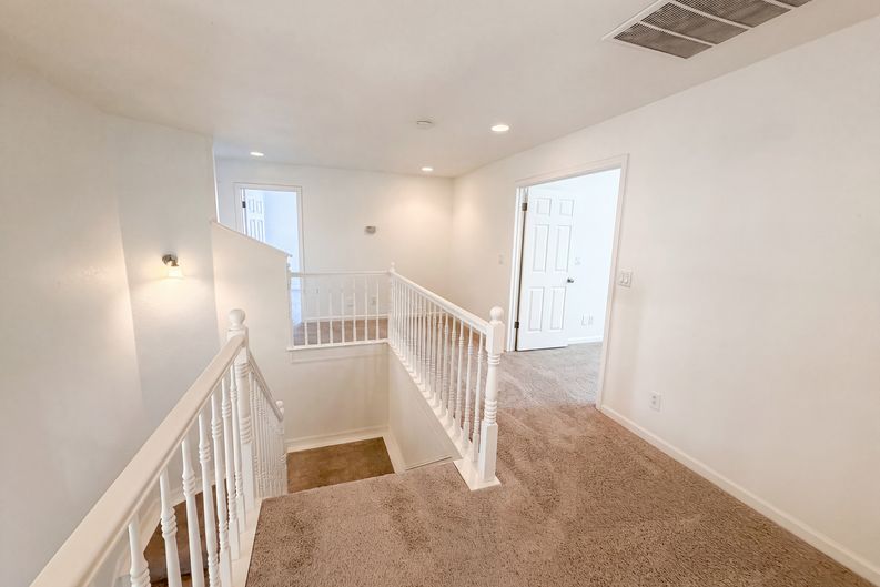 Photo 14 of 31 of 4711 Wildflower Ln, Rocklin, CA