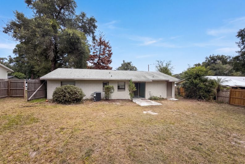 Photo 16 of 17 of 976 Liskeard Ave, Orange City, FL