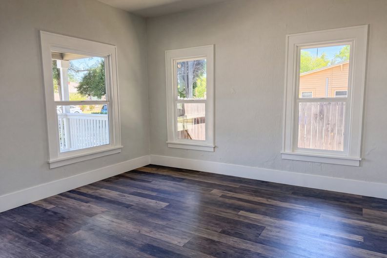 Photo 7 of 29 of 1860 W Willow St, Stockton, CA