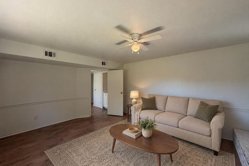 Photo 8 of 28 of 8403 Lone Quail Dr, Missouri City, TX