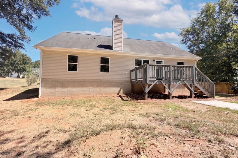 Photo 5 of 20 of 249 Clearwater Dr, Monroe, GA