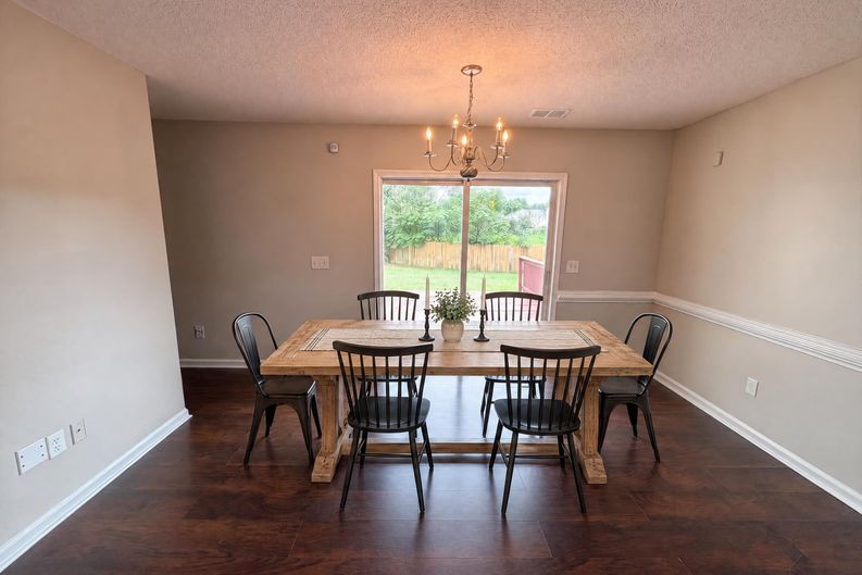 Photo 5 of 16 of 237 Arthurdale Dr, West Columbia, SC
