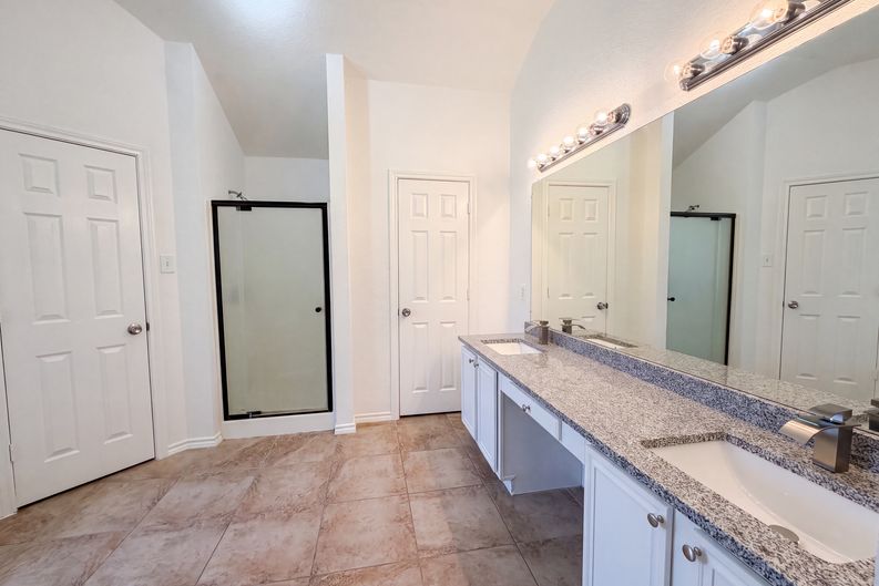 Photo 8 of 18 of 825 Adams Dr, Burleson, TX