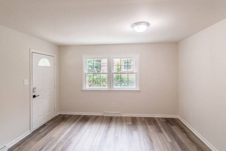 Photo 25 of 26 of 1502 W Meadowview Rd, Greensboro, NC