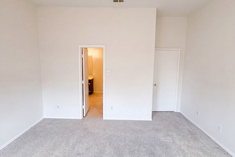 Photo 4 of 17 of 1910 Tawakani Ln, Little Elm, TX