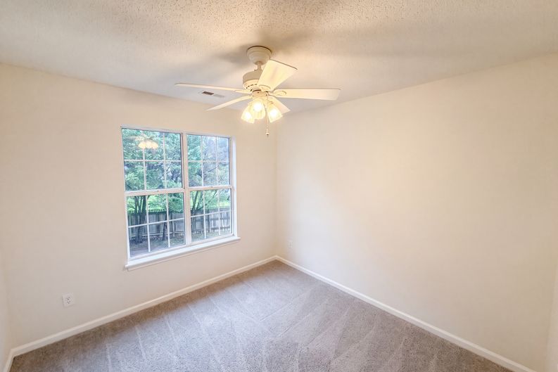 Photo 10 of 35 of 3737 Winterberry Ct NW, Concord, NC