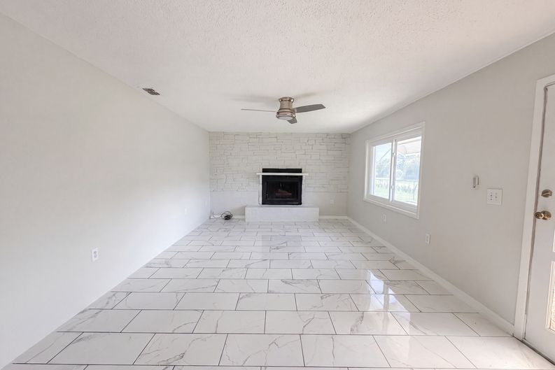 Photo 3 of 16 of 417 Calumet Rd, Avon Park, FL