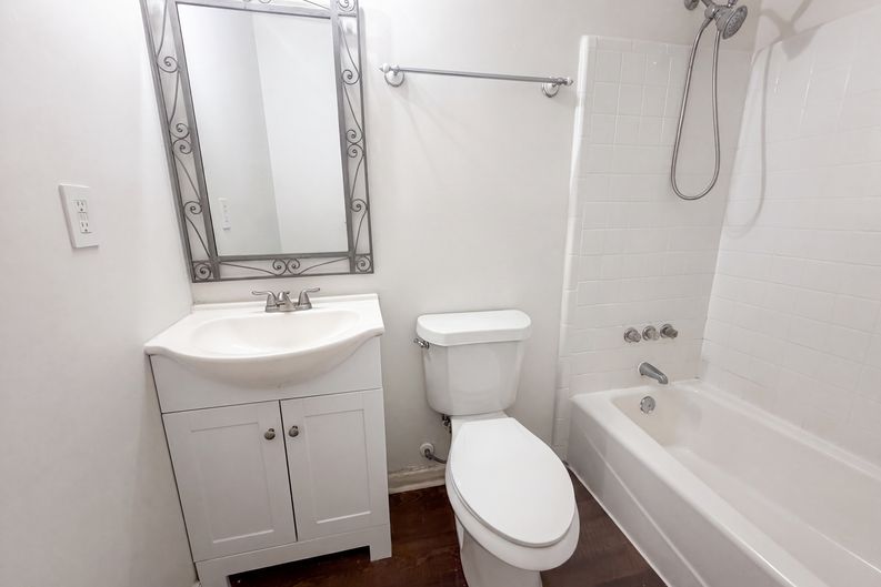 Photo 8 of 18 of 1110 Stuart Dr, Moncks Corner, SC
