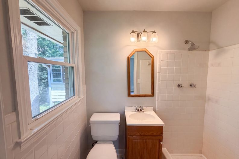 Photo 13 of 26 of 1653 E Kellogg Cir, Douglasville, GA