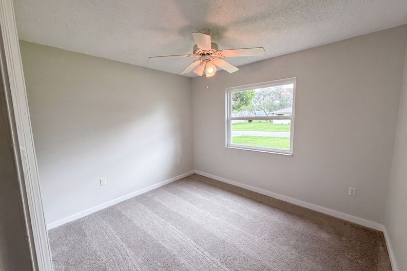 Photo 12 of 21 of 466 Leland Dr, Deltona, FL