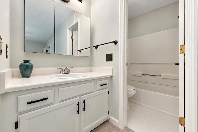 Photo 10 of 16 of 1290 Arailia Dr, Fayetteville, NC