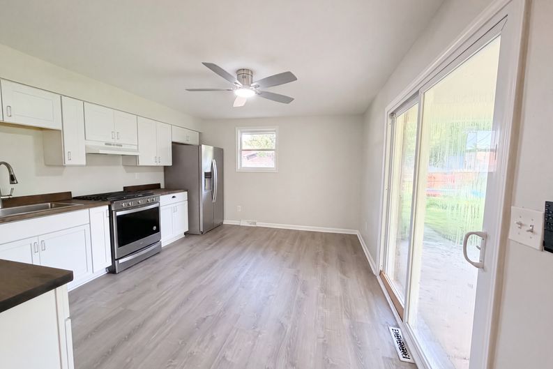 Photo 10 of 22 of 610 Mercury Dr, Cincinnati, OH
