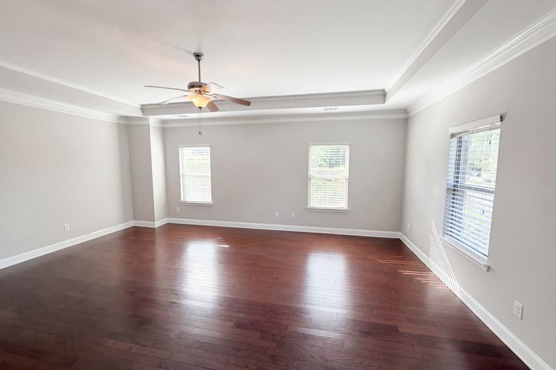 Photo 9 of 24 of 10555 Naramore Ln, Alpharetta, GA