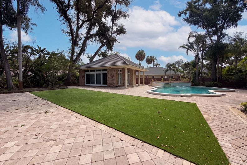 Photo 7 of 59 of 4407 W Dale Ave, Tampa, FL