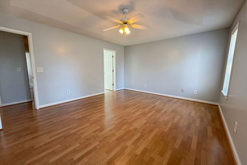Photo 18 of 22 of 1390 Chapel Hill Ln SW, Marietta, GA