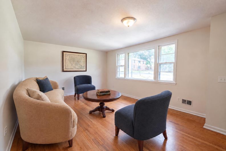 Photo 3 of 19 of 20 Moonglo Cir, Columbia, SC