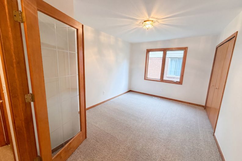 Photo 11 of 24 of 52186 Jacqueline Ct, Macomb, MI