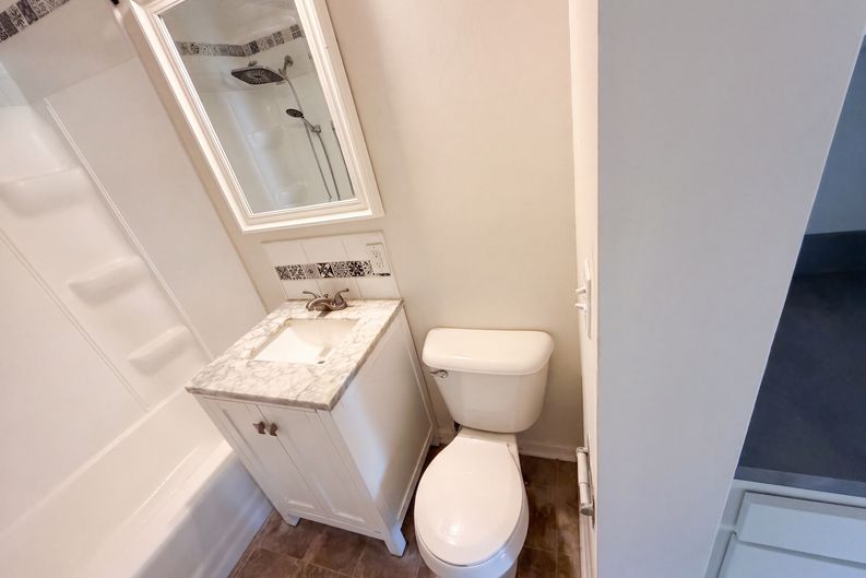 Photo 10 of 21 of 956 Meda Ave, Lancaster, OH