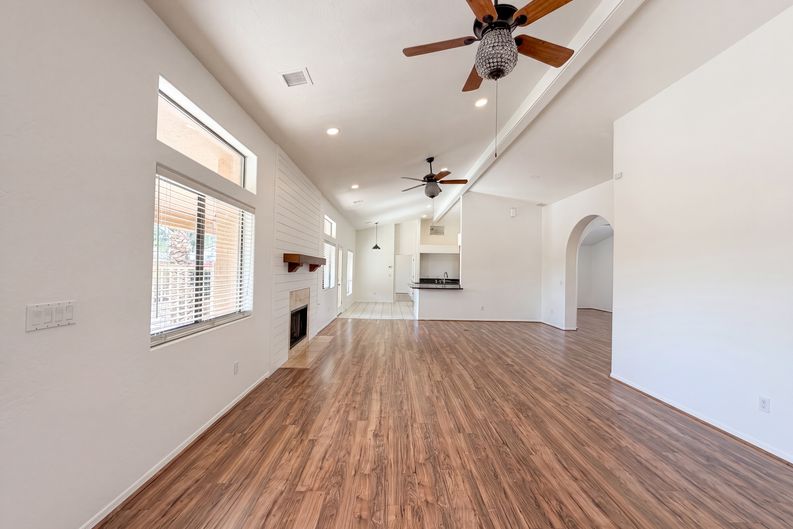 Photo 17 of 25 of 1207 E Clearview Dr, Casa Grande, AZ