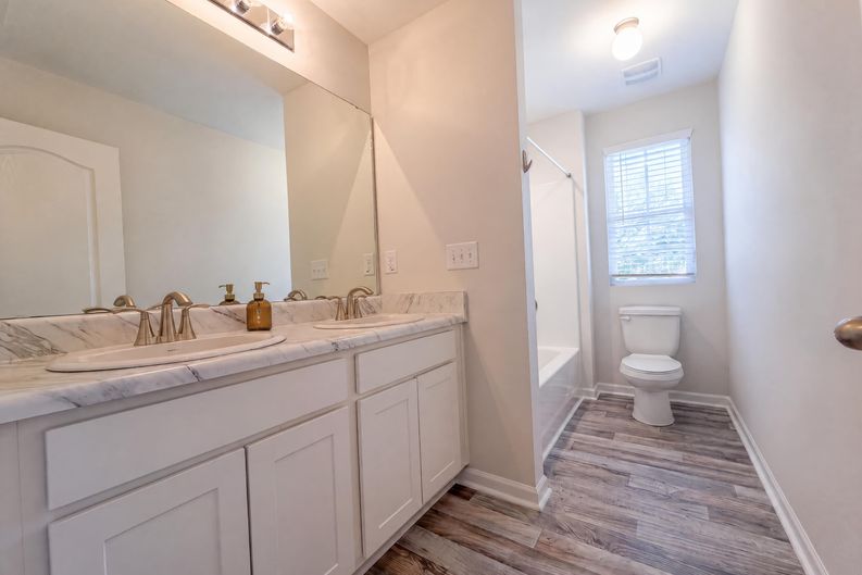 Photo 8 of 16 of 4066 Calloway Rd, Raeford, NC
