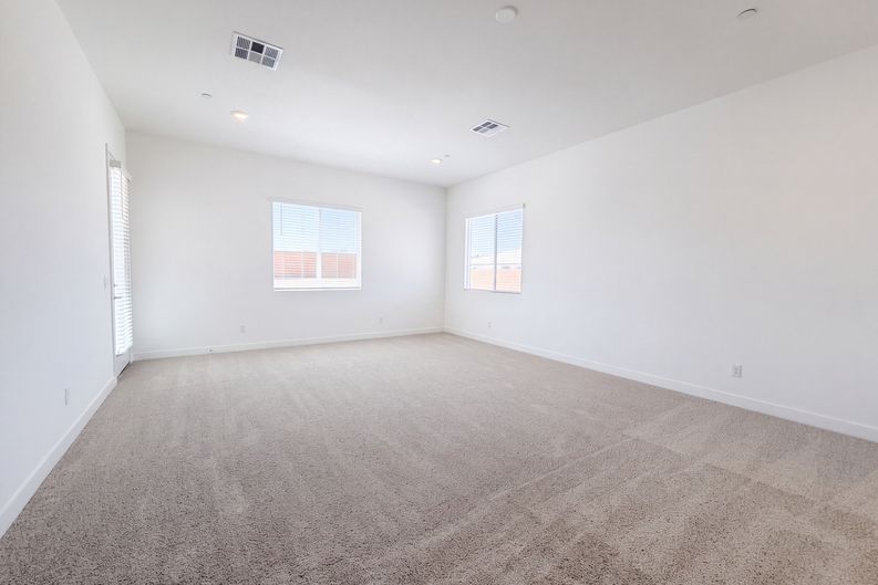 Photo 11 of 32 of 8289 Warbonnet Way, Las Vegas, NV