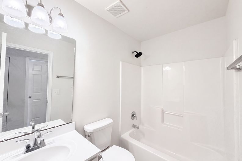Photo 13 of 22 of 14542 Arbor Ridge Dr, Charlotte, NC
