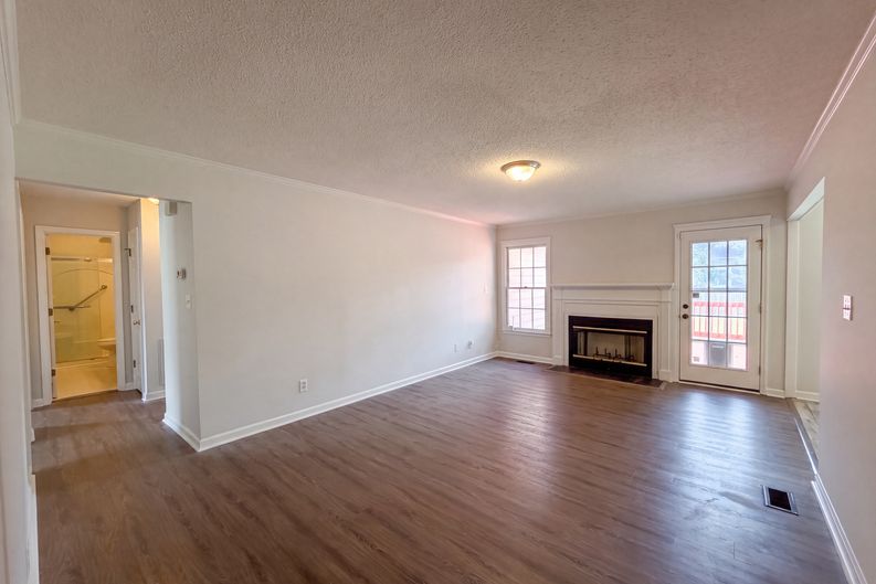 Photo 7 of 17 of 4013 Burleigh Pl, Fayetteville, NC