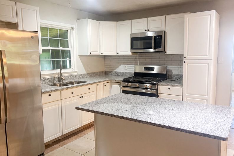 Photo 10 of 18 of 4307 Greenwood Dr, Portsmouth, VA